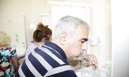 Орошение десен мин. водой